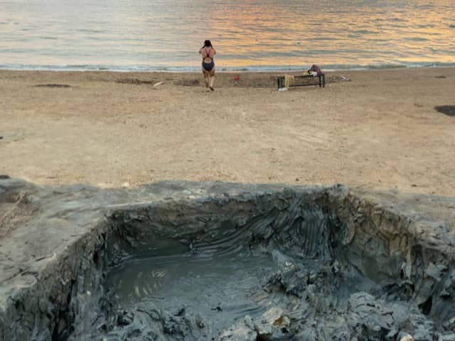 Dead Sea mud therapy