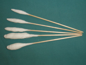 Cotton-tip swabs for cryotherapy