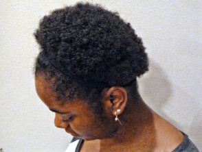 Natural hair in woman of African descent