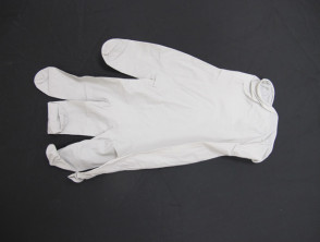 Nitrile examination gloves