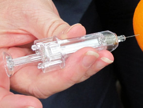 Ustekinumab injection